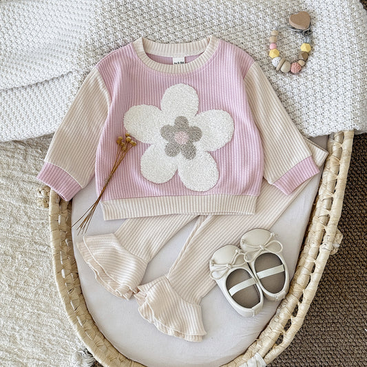 Sweatshirt set with flower patch embroidery and petal shaped pant legs
