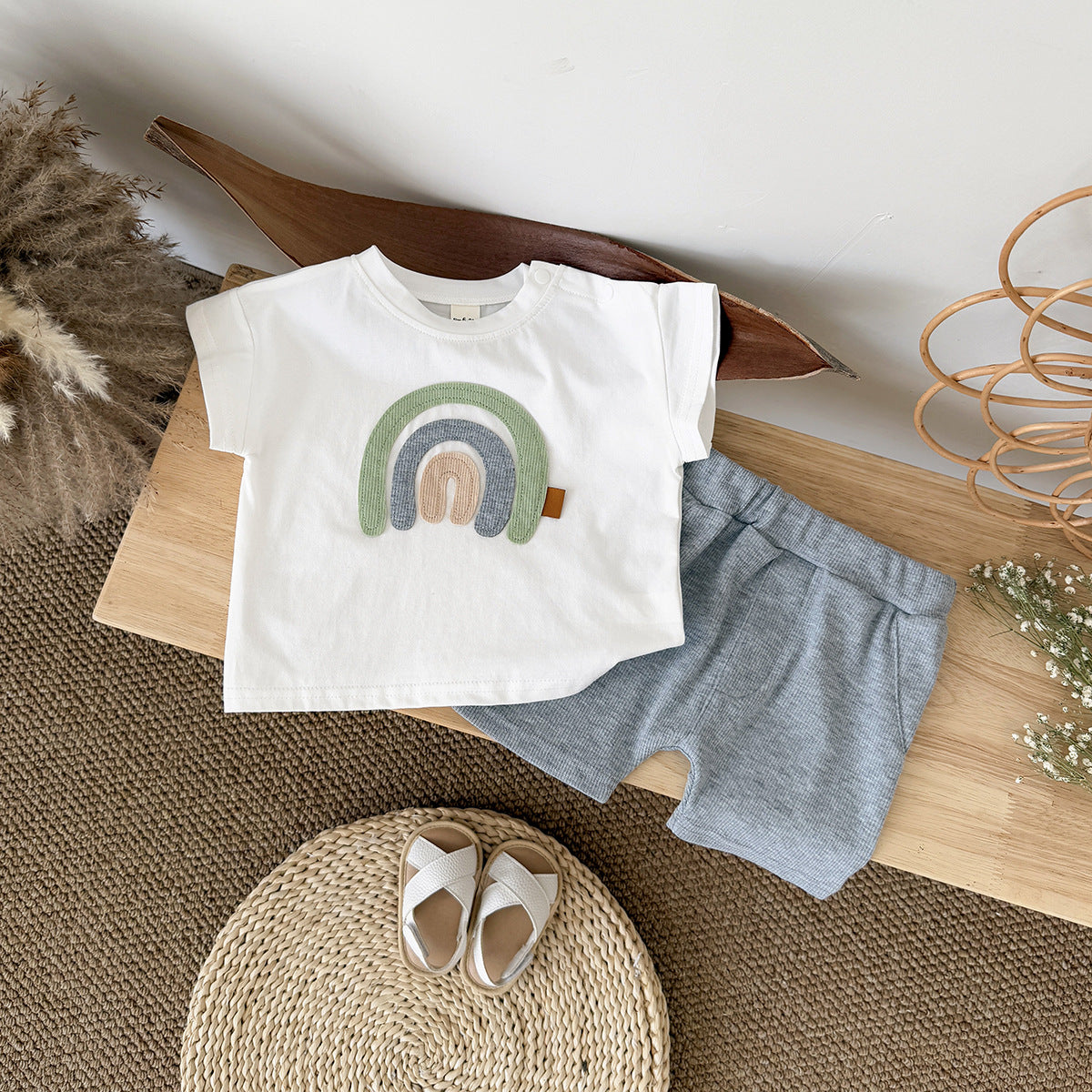 Rainbow pattern patch round neck short sleeved+casual sports shorts two-piece set
