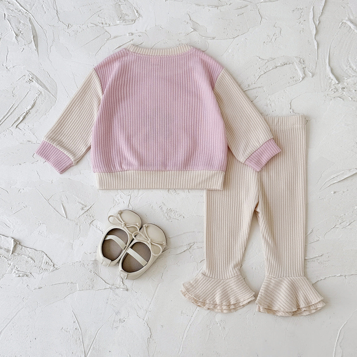 Sweatshirt set with flower patch embroidery and petal shaped pant legs