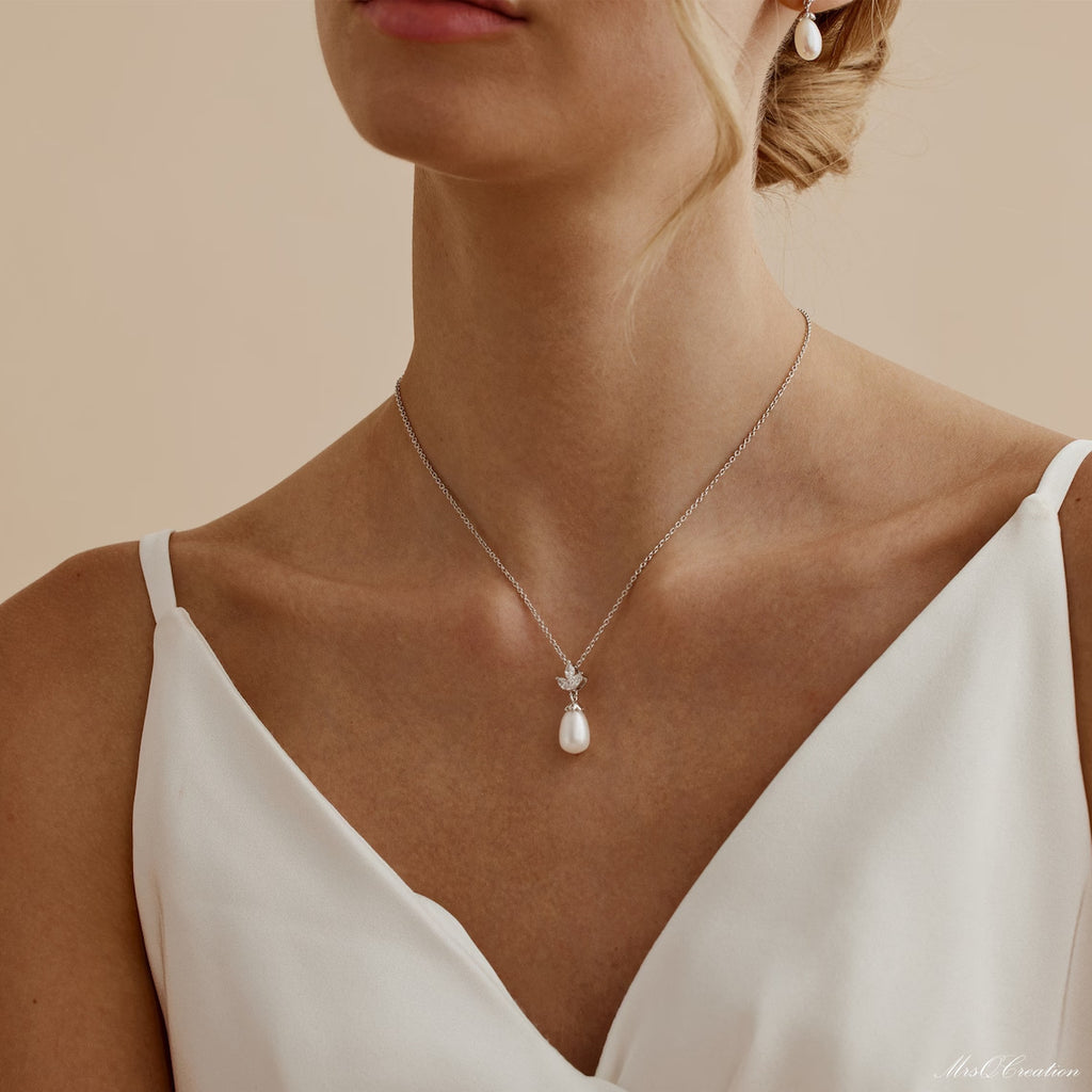 Chaîne de clavicule perle et zircon