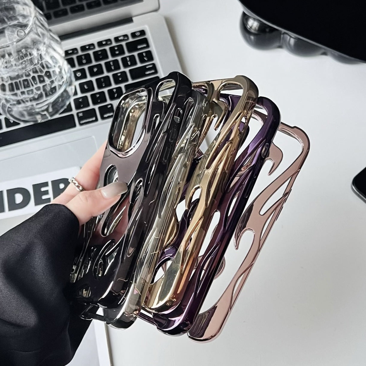 Summer heat dissipation hollow out suitable for iPhone 16 Promax phone case Apple 13 simple anti drop protective case