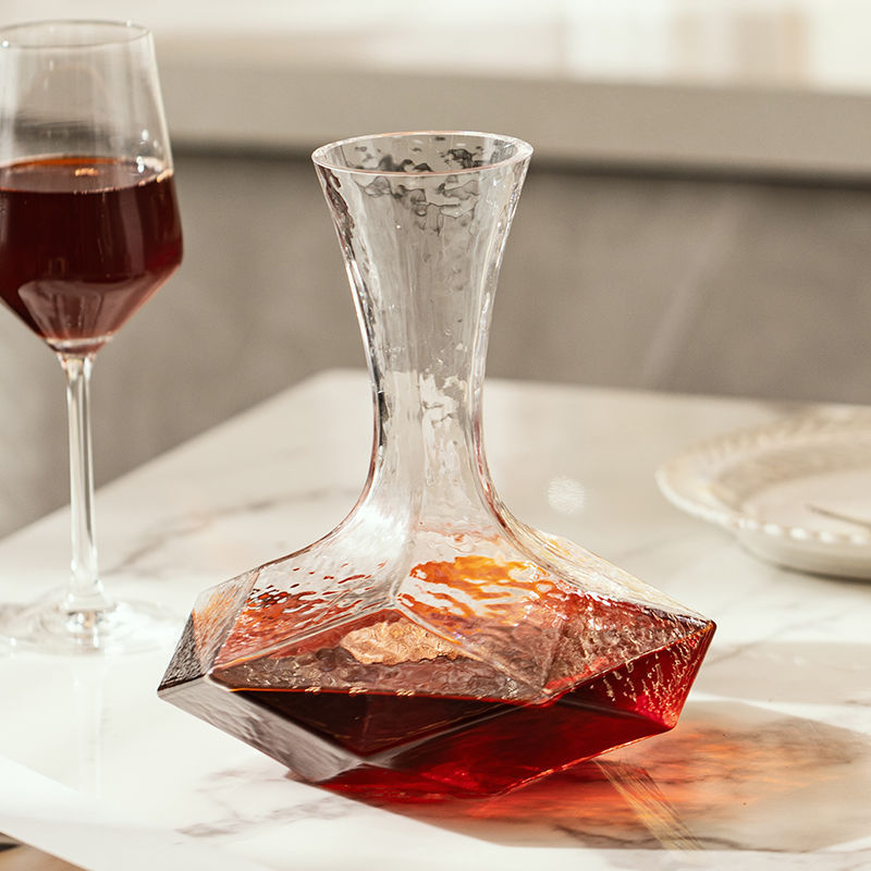 Copy of Wine Decanter Cube Diamond Breathable Rapid Wine Bottle for Home Luxury High-End Glass Red Wine Aerator