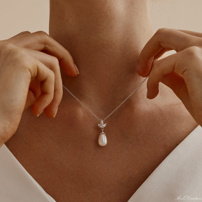 Chaîne de clavicule perle et zircon