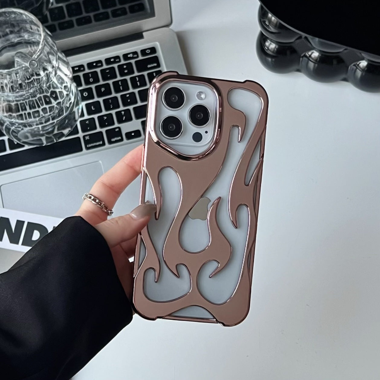 Summer heat dissipation hollow out suitable for iPhone 16 Promax phone case Apple 13 simple anti drop protective case
