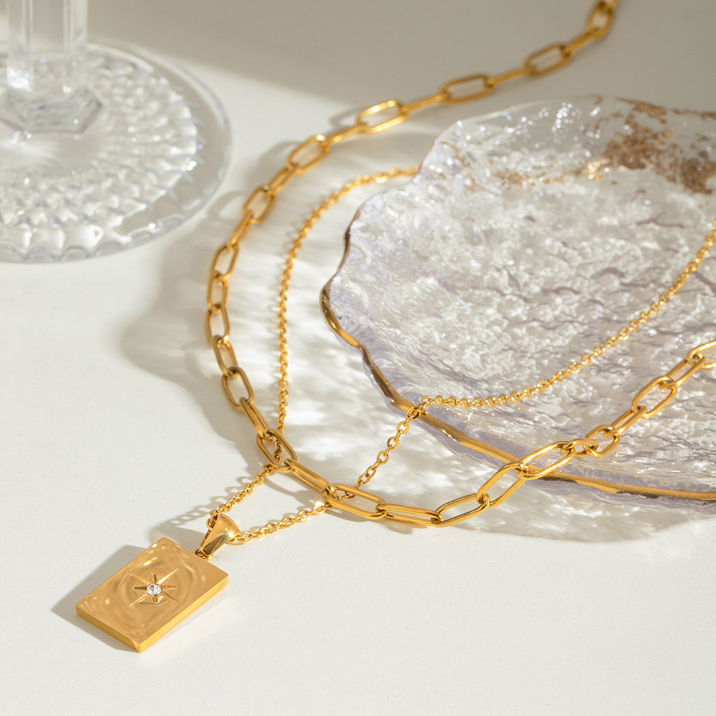 Collier à double couche avec pendentif étoile carrée en acier inoxydable