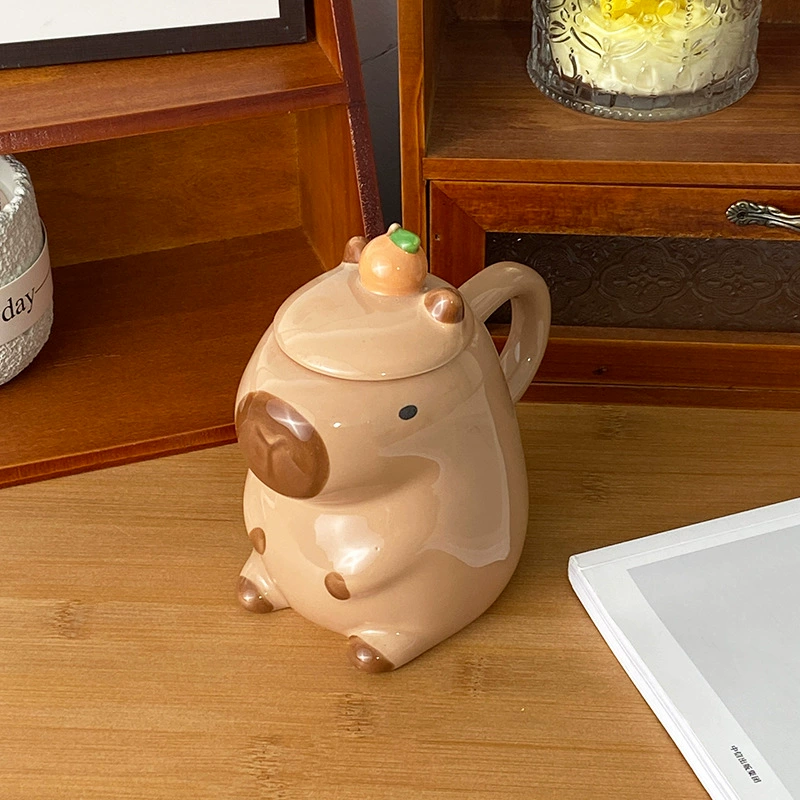 Lot de 2 mugs rigolos Capybara 3D : Mugs à poignées et couvercles, au design capybara 3D. Un excellent choix de cadeau pour les filles.