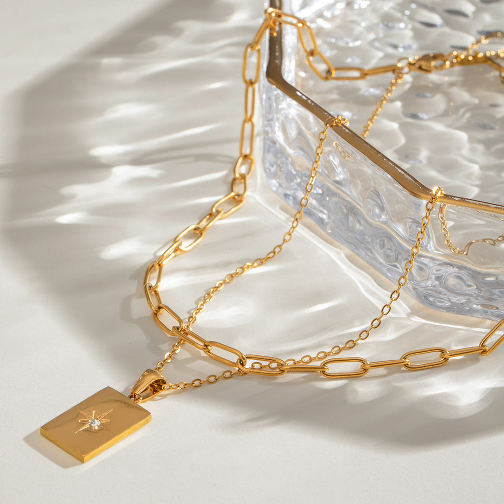 Collier à double couche avec pendentif étoile carrée en acier inoxydable